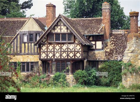 sell tudor cottage